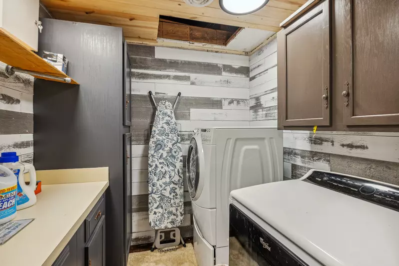 Laundry room — washer & dryer